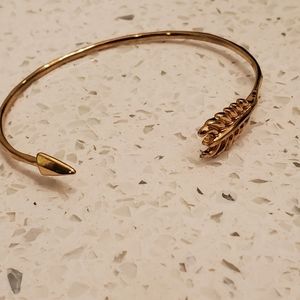 Stella & Dot arrow bangle